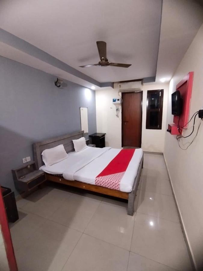 Oyo Hotel New Metro Near Phoenix United Lakhnau Kültér fotó